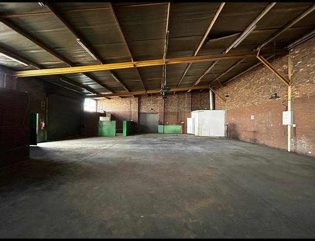 372M² WAREHOUSE TO LET IN KEW
